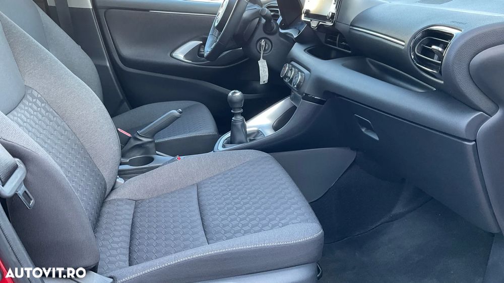 Toyota Yaris 1.5 L Dynamic - 6