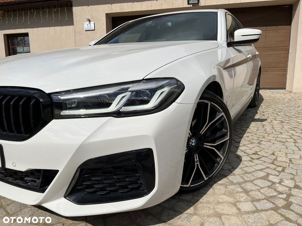 BMW Seria 5 520d M Sport - 3