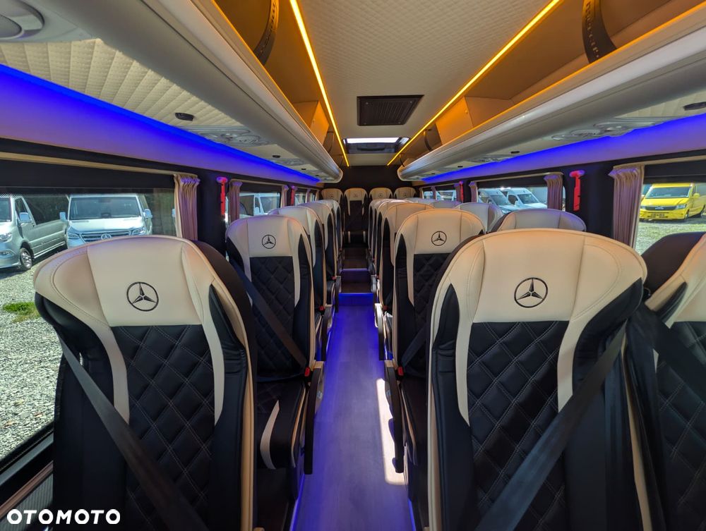 Mercedes-Benz Sprinter 519 - 25