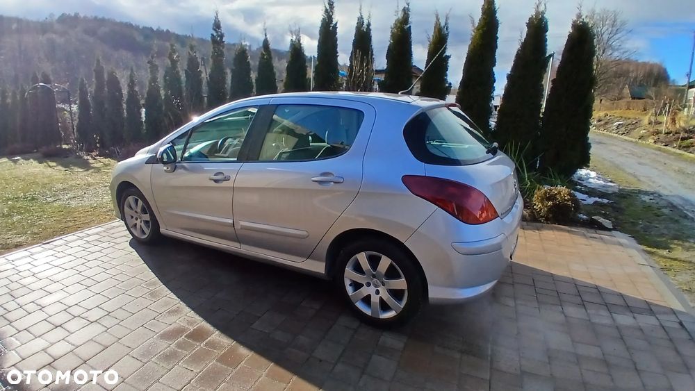 Peugeot 308 - 8
