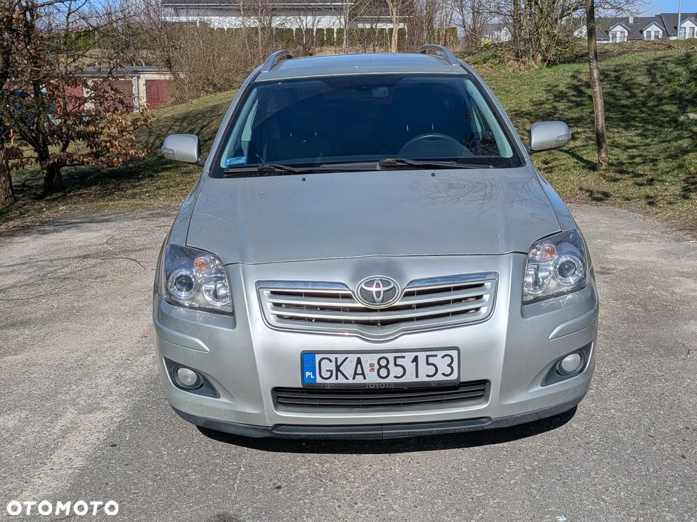 Toyota Avensis 2.0 D-4D Luna - 1