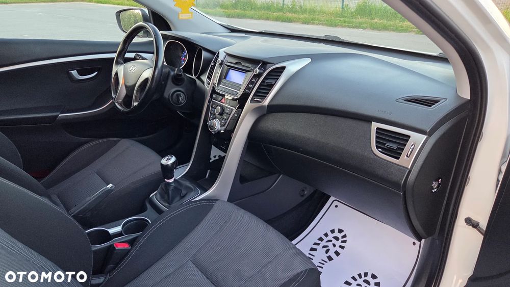 Hyundai i30 i30cw 1.4 Intro Edition - 24
