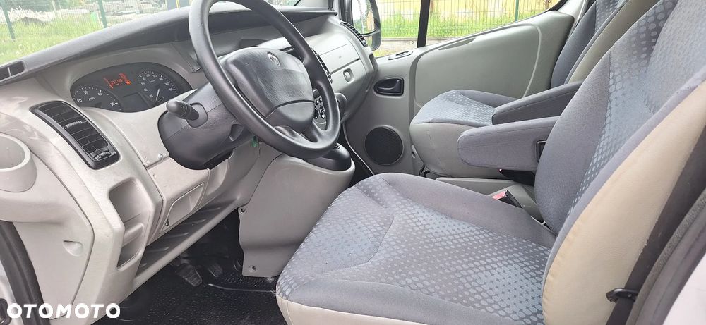 Renault Trafic - 8