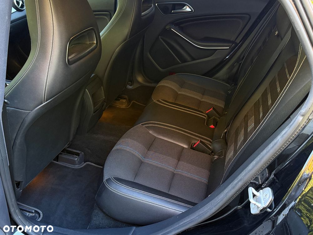 Mercedes-Benz CLA 180 - 25