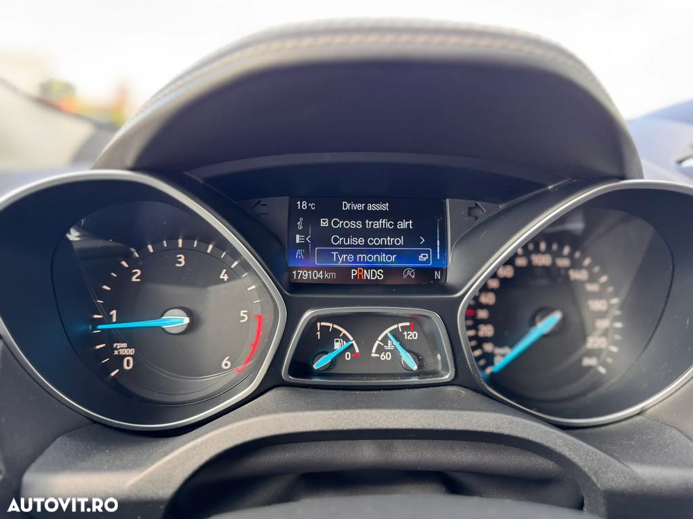 Ford Kuga 2.0 TDCi 4x4 Aut. Vignale - 10