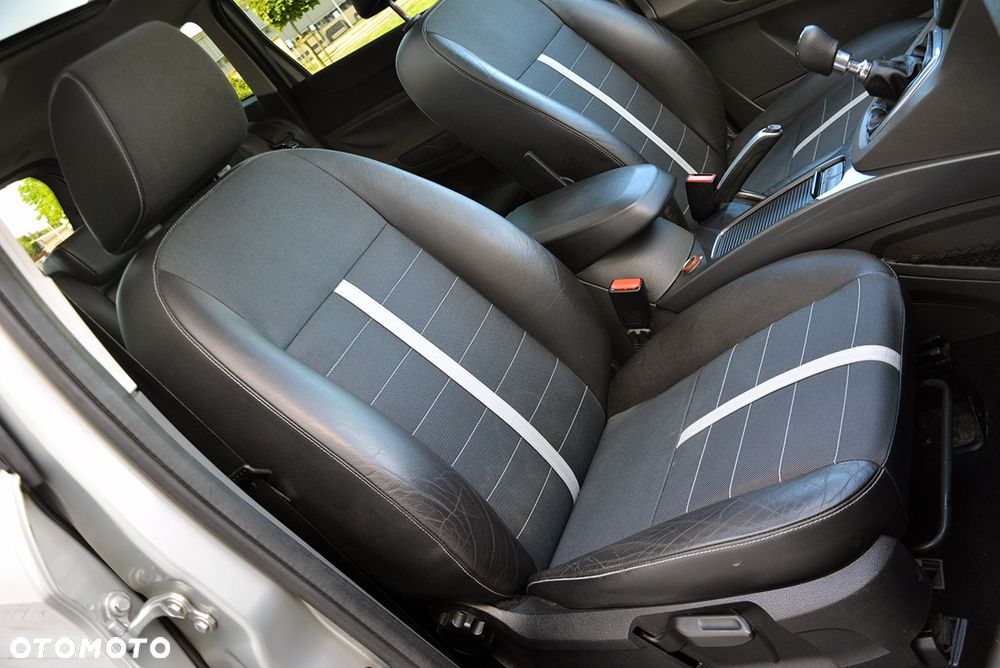 Ford Kuga 2.0 TDCi 2x4 Trend - 28