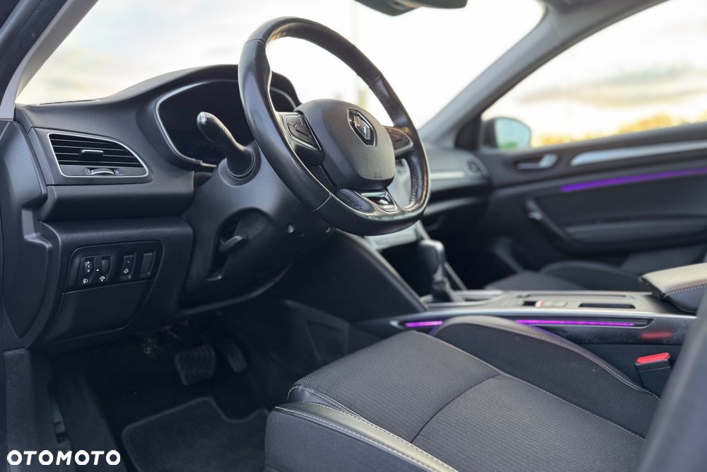 Renault Megane 1.3 TCe FAP Techno EDC - 27