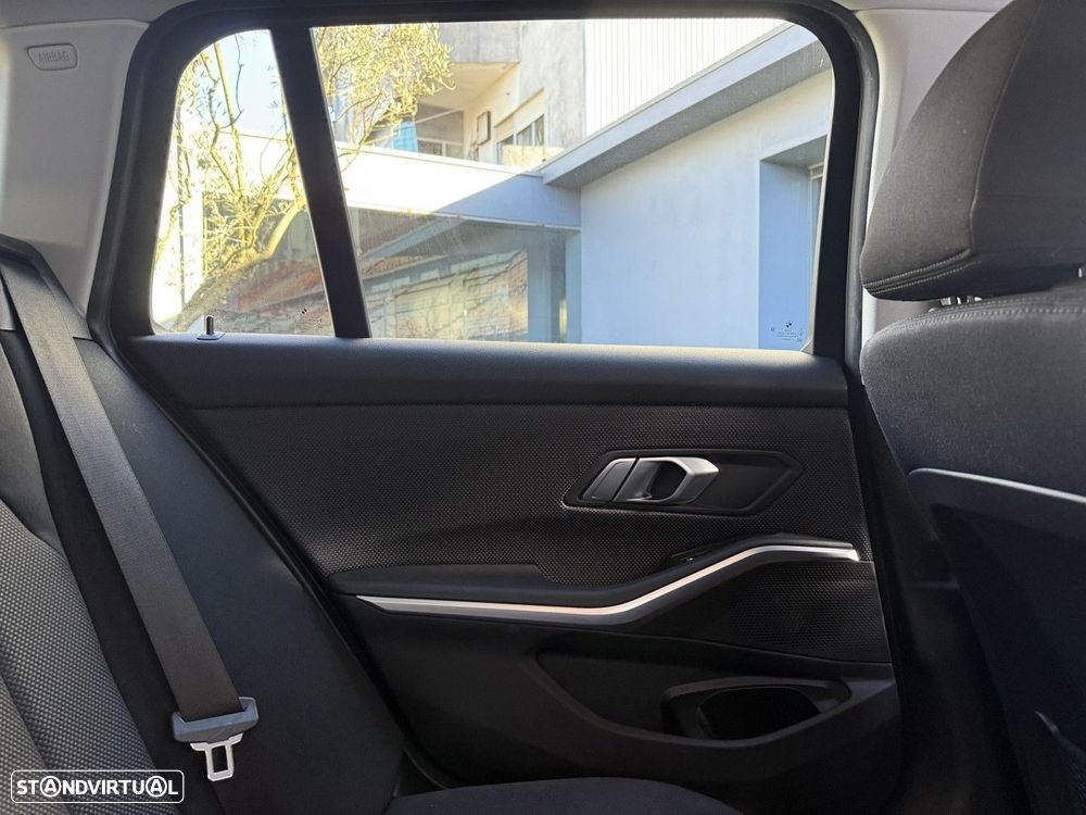 BMW 318 d Advantage - 48