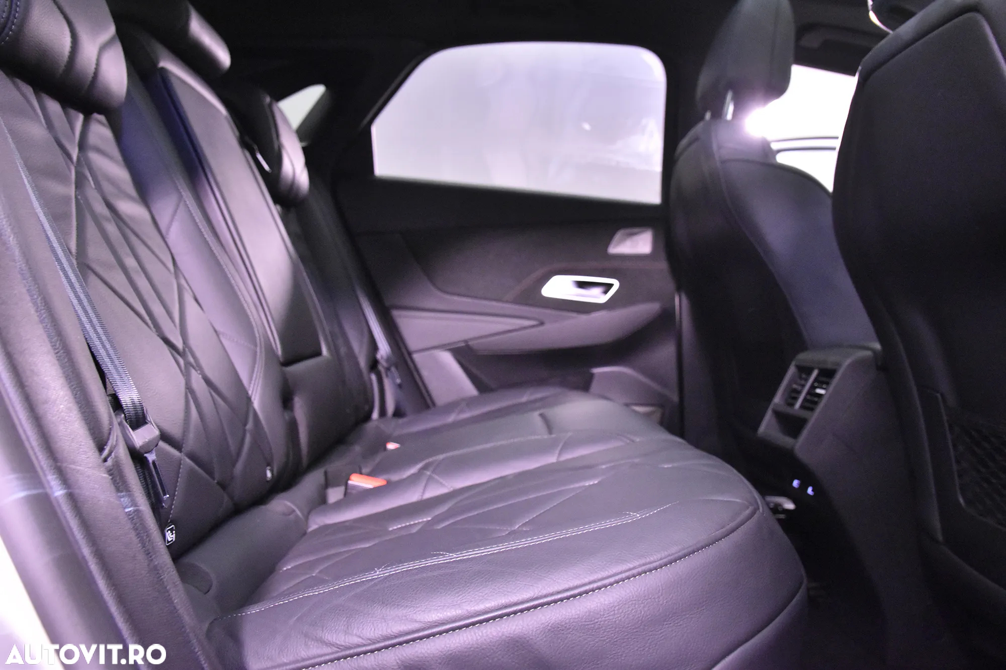 DS Automobiles DS 7 Crossback - 12