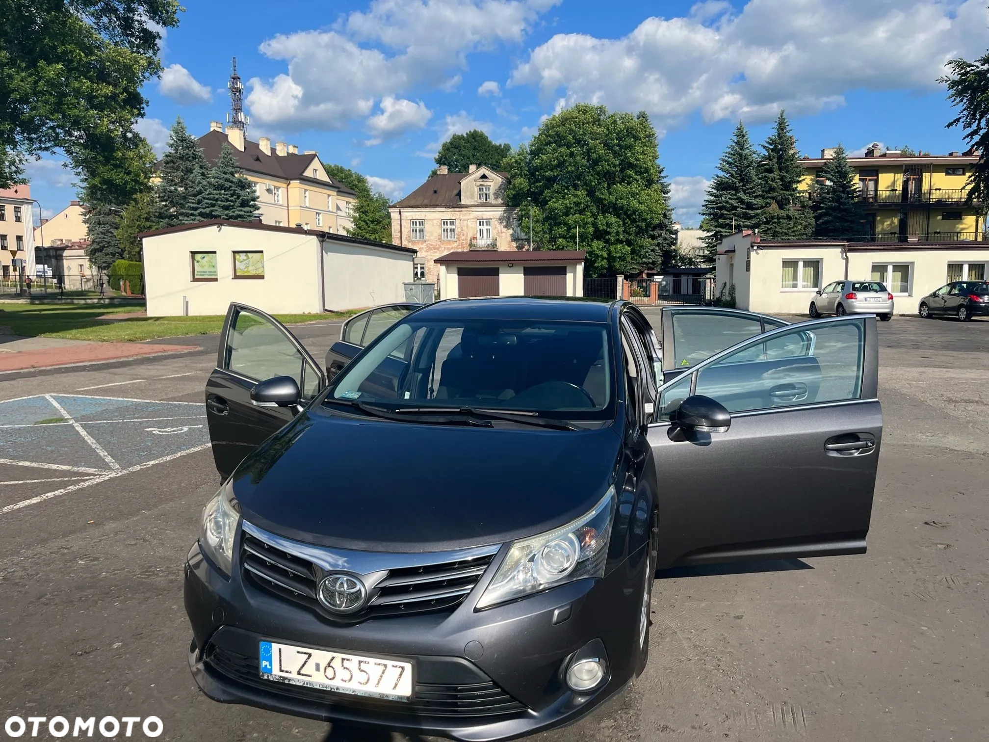 Toyota Avensis 2.0 D-4D Luna - 14