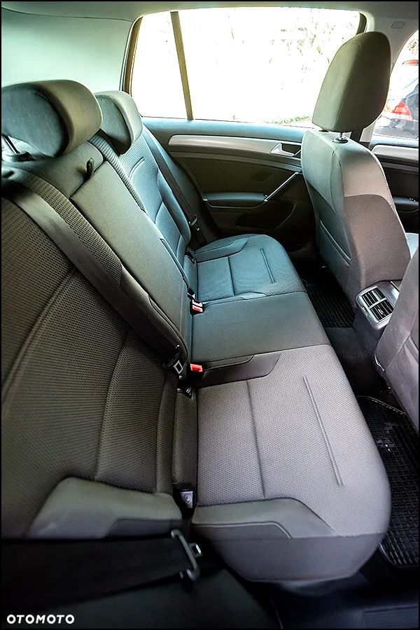 Volkswagen Golf - 35