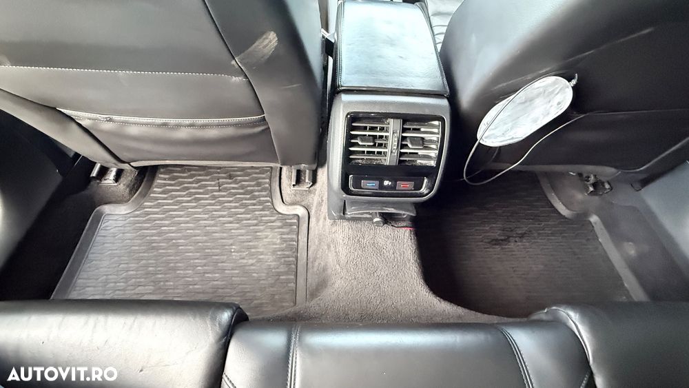 Volkswagen Passat 2.0 TDI DSG Highline - 16