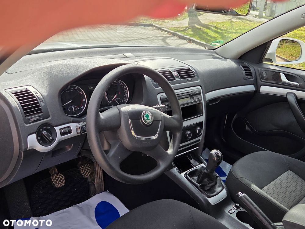 Skoda Octavia 1.6 Combi Classic - 5