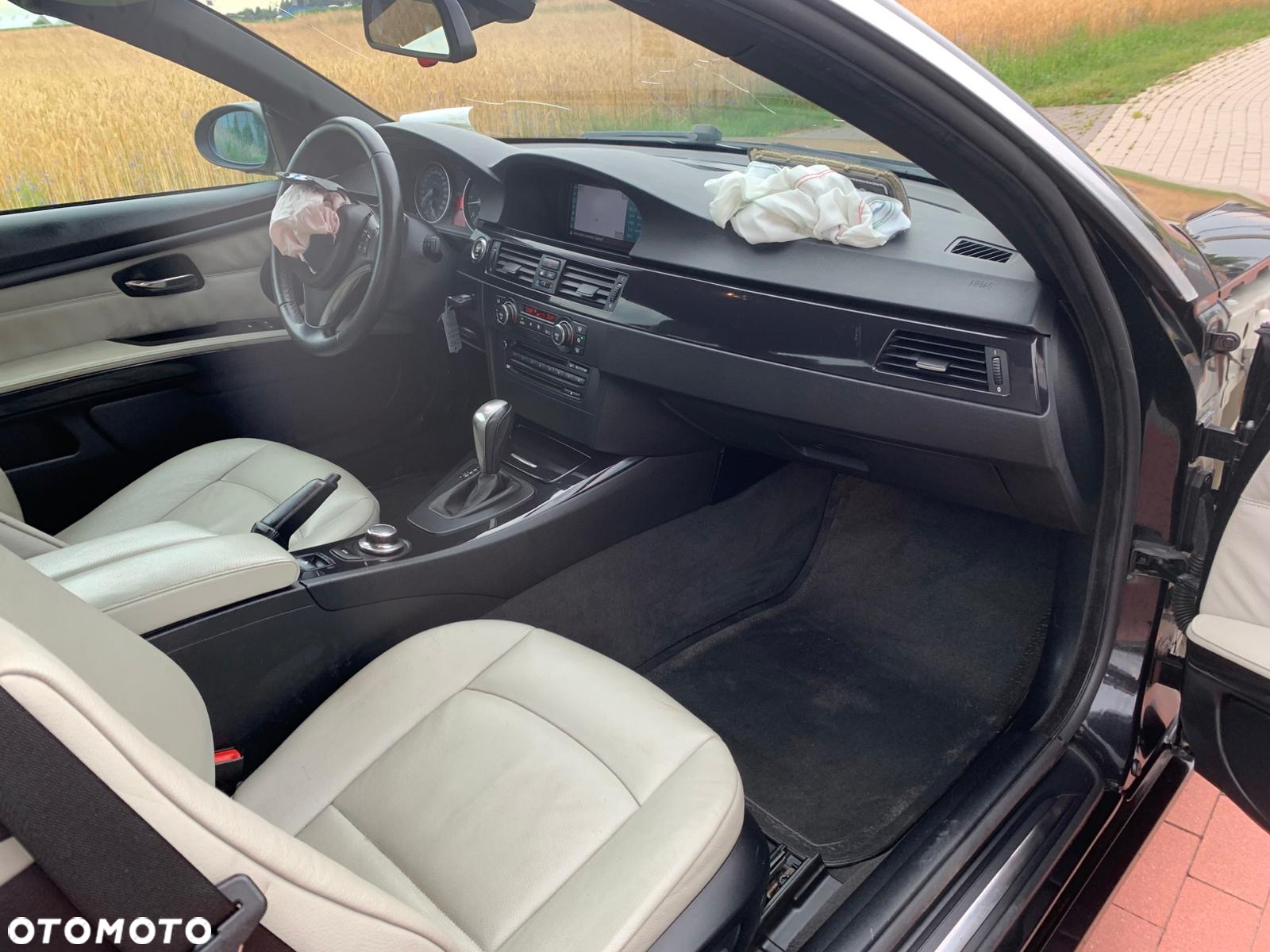 BMW Seria 3 325d DPF Cabrio - 35