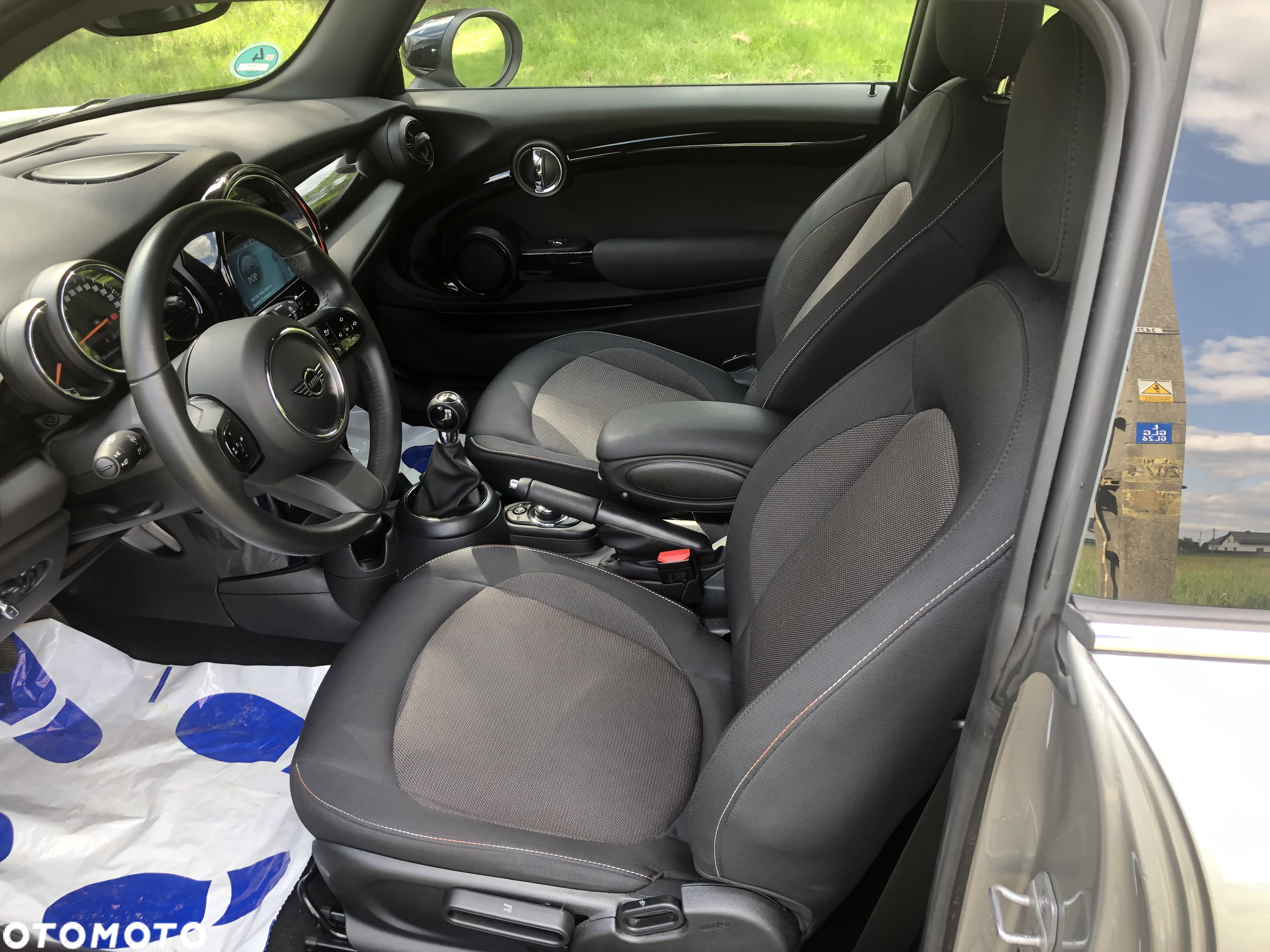 MINI Cooper Essential Trim - 7