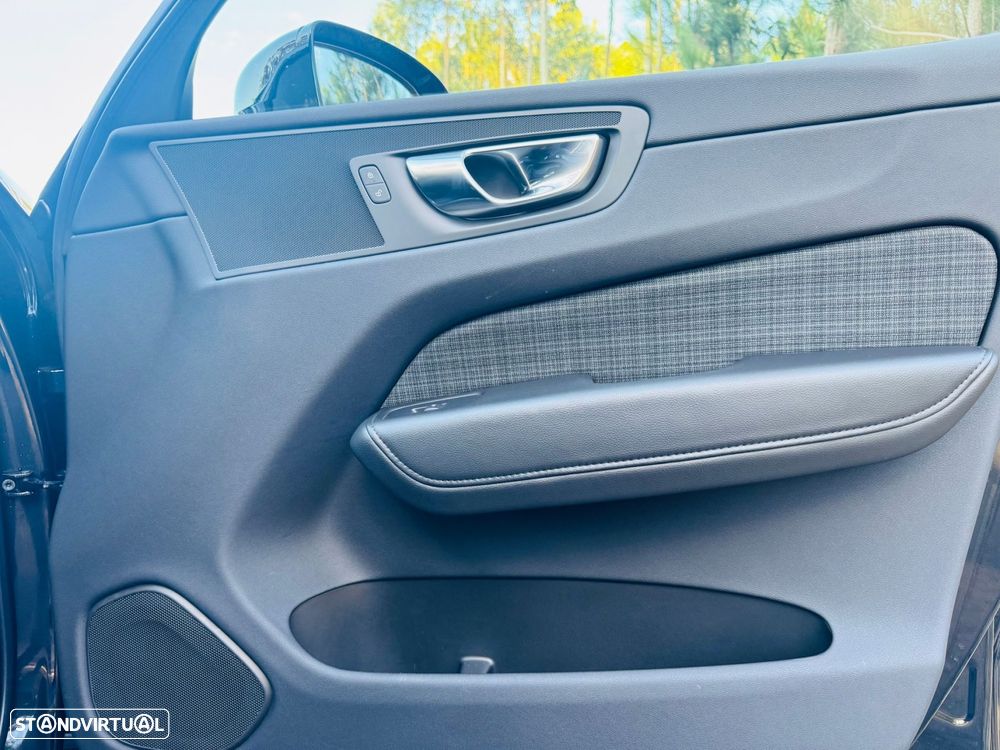 Volvo XC 60 2.0 B4 Inscription Geartronic - 47