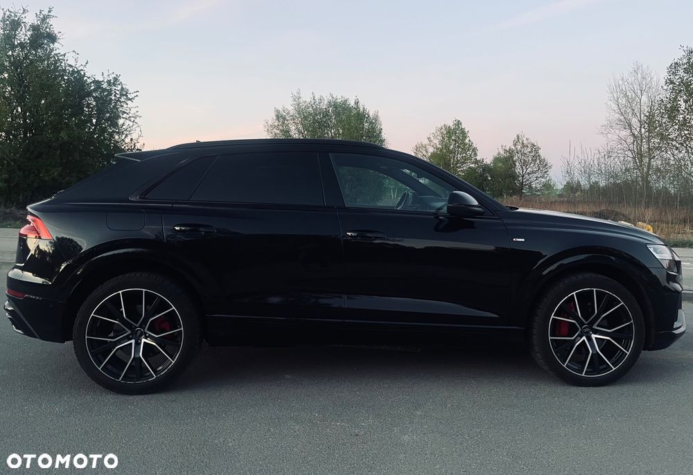 Audi Q8 - 8