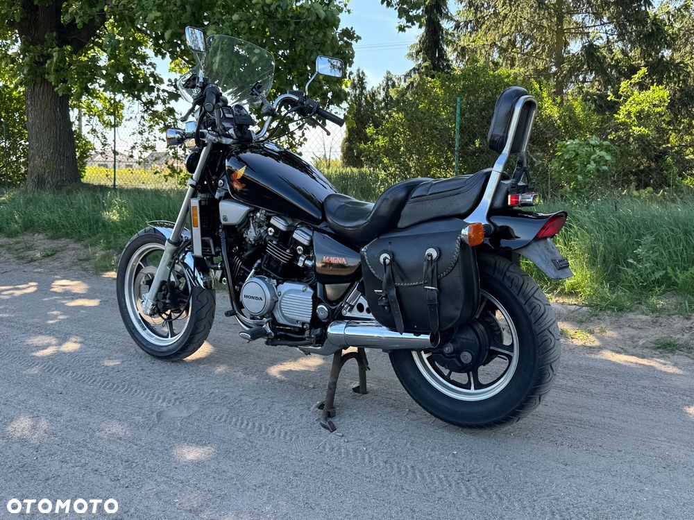 Honda VF - 19