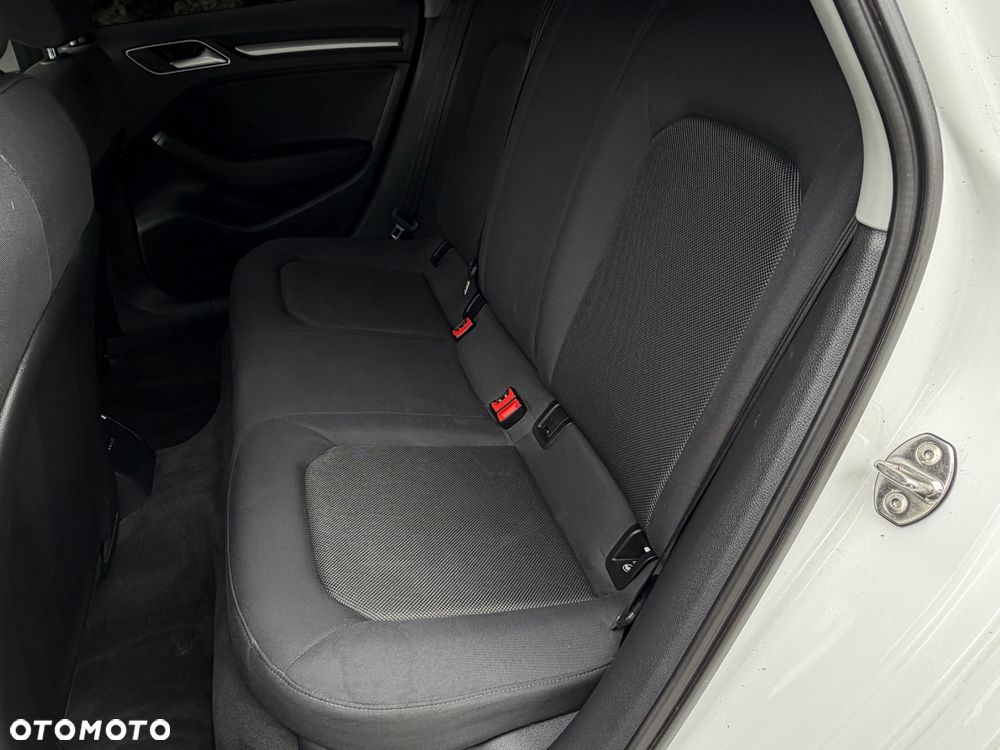 Audi A3 Limousine 30 TDI S tronic - 34