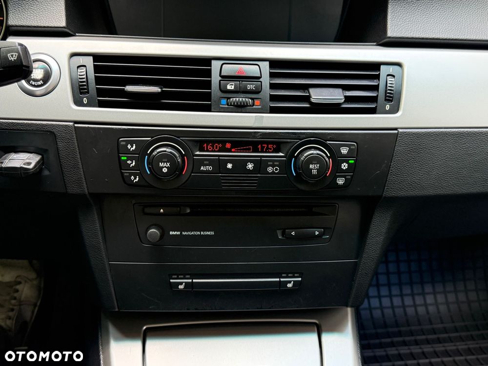 BMW Seria 3 318i - 29