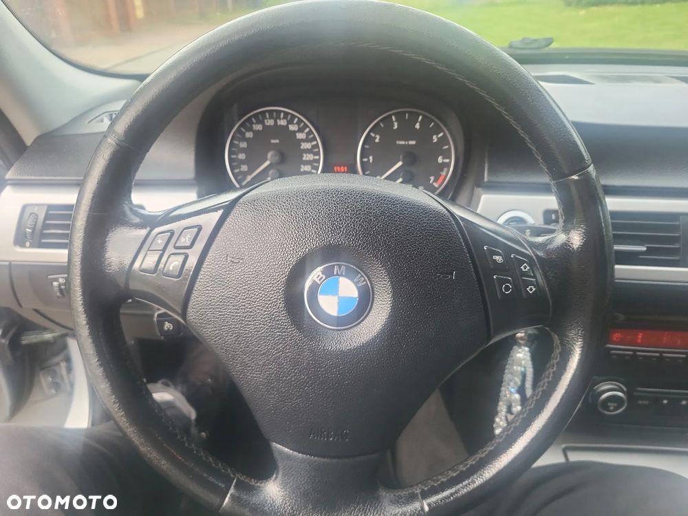 BMW Seria 3 - 33