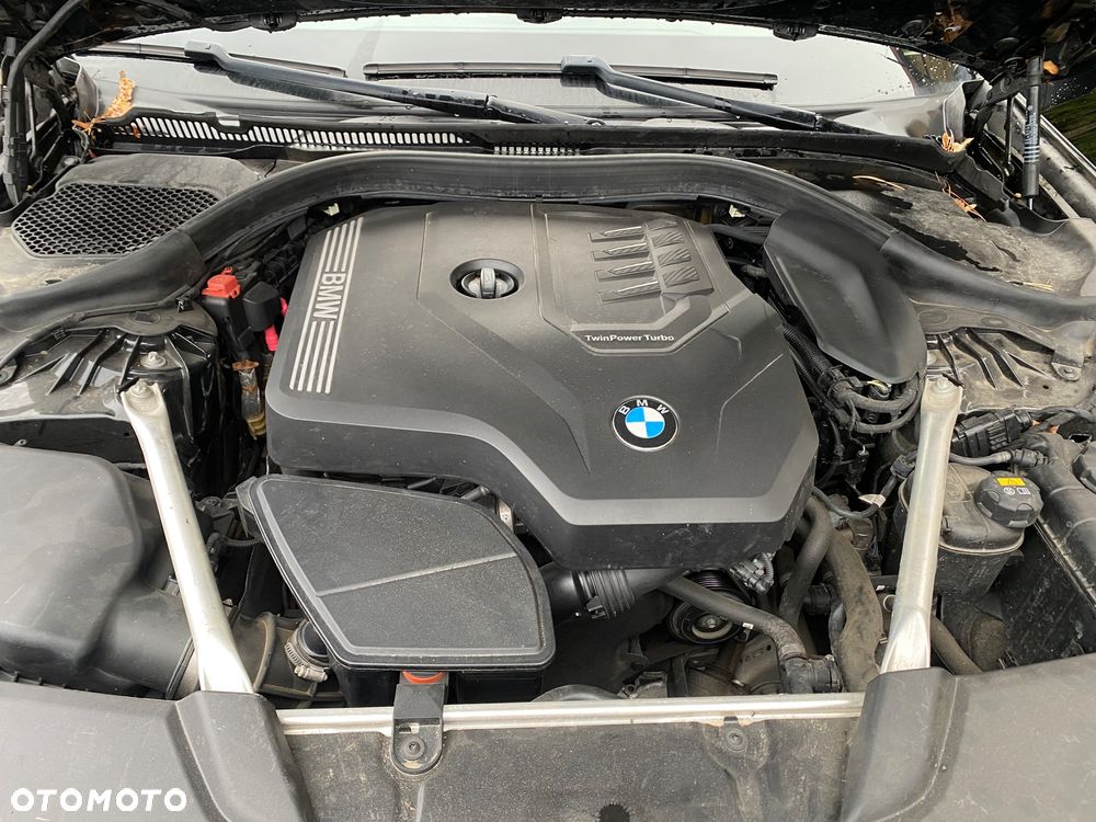 BMW Seria 5 530i Sport Line - 12