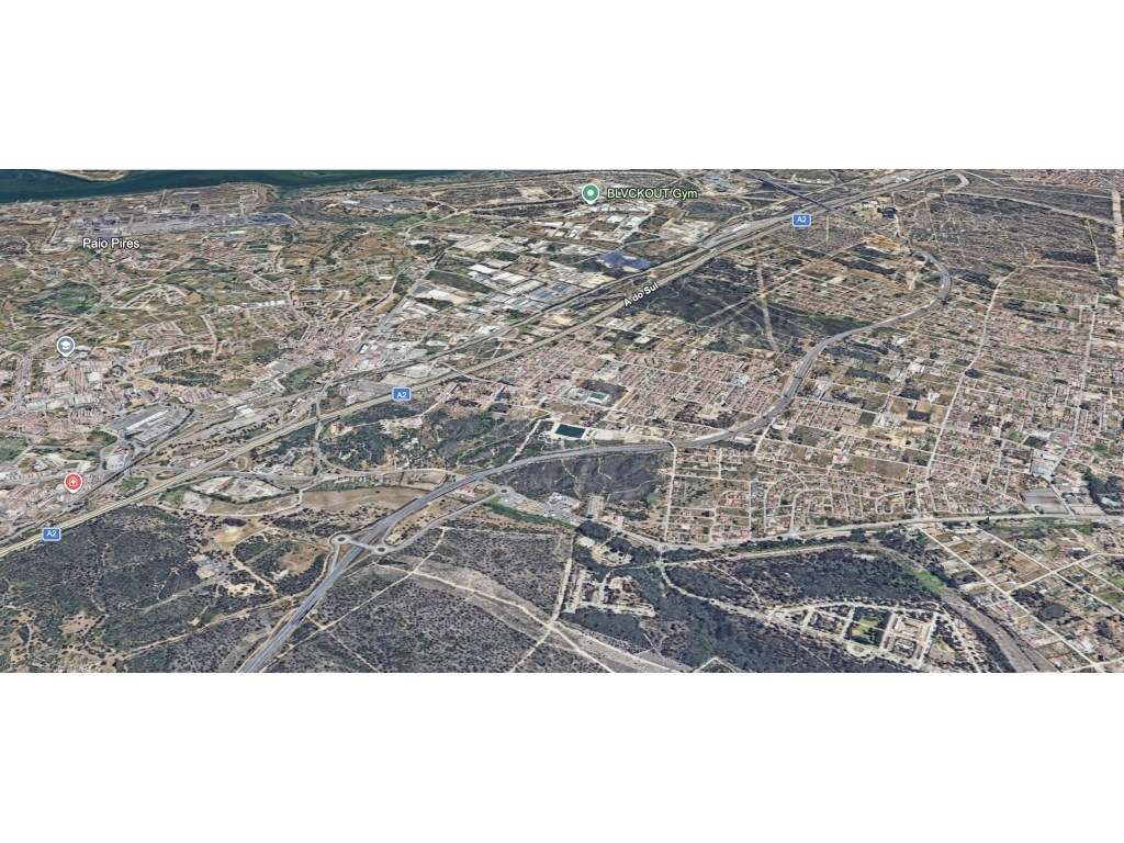 Terreno com potencial único para investimento em Seixal, perto de a... - Grande imagem: 2/3
