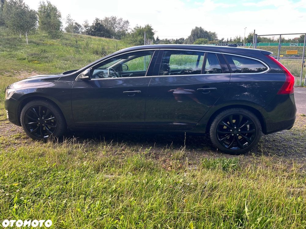 Volvo V60 D3 Momentum - 1