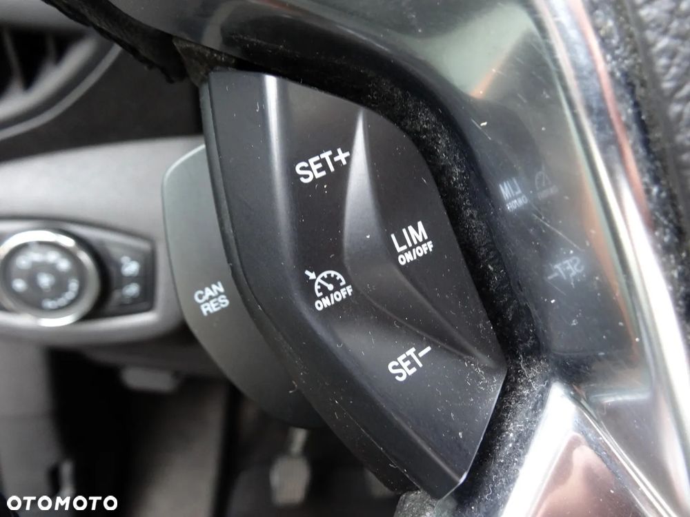Ford Tourneo Connect Grand - 36