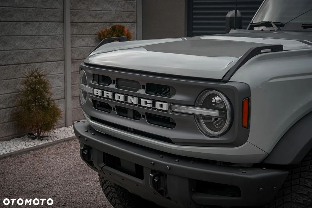 Ford Bronco - 2