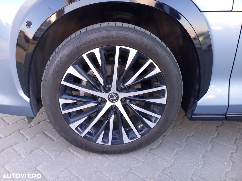 Lexus RZ 450e AWD Luxury - 39