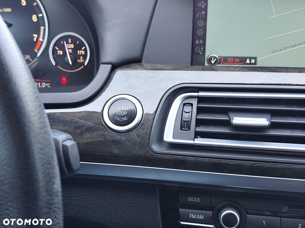 BMW Seria 7 750Li xDrive - 24