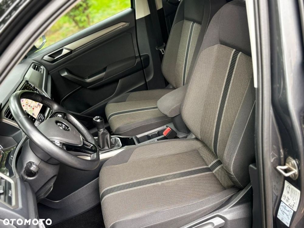Volkswagen T-Roc - 17