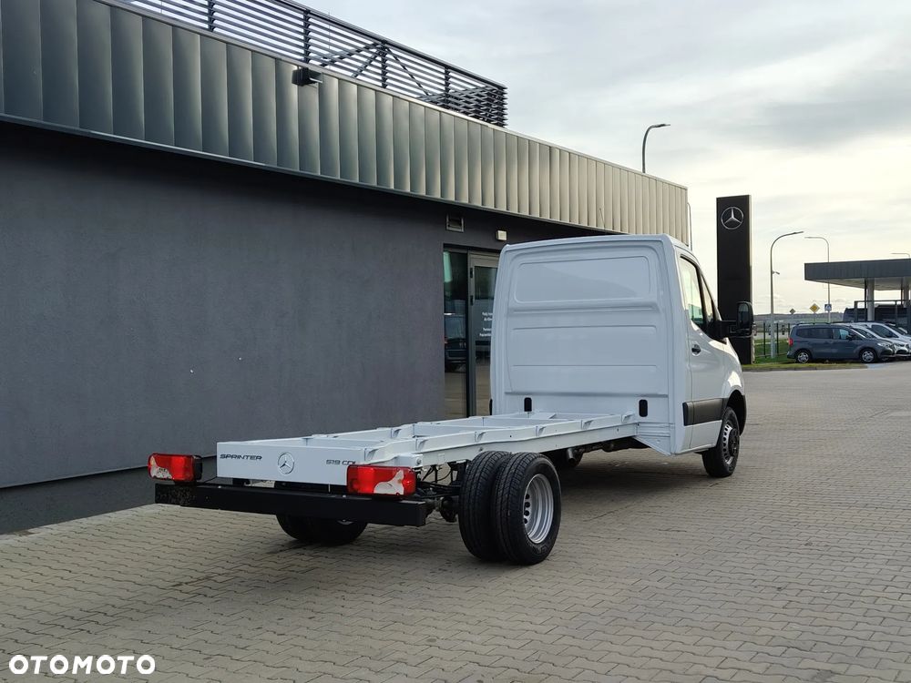 Mercedes-Benz Sprinter - 4