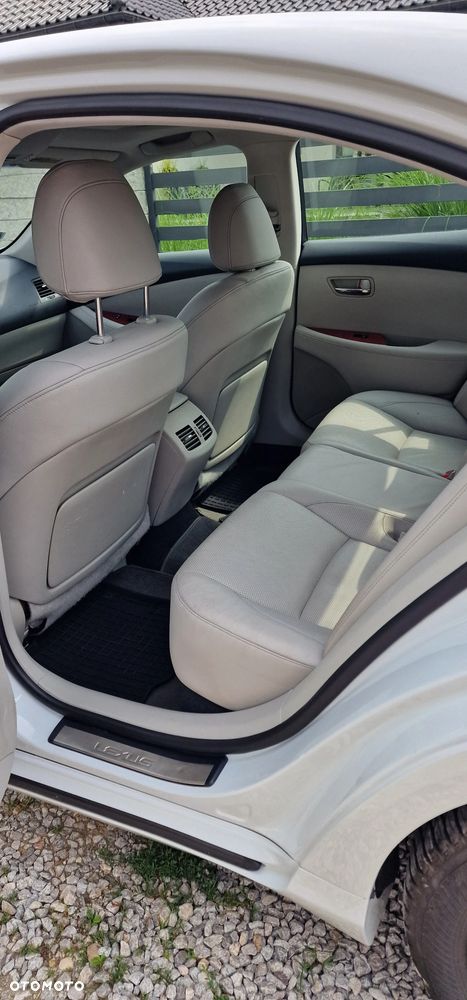 Lexus ES - 7