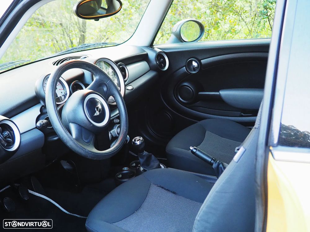 MINI 3 Portas One 1.4 - 17