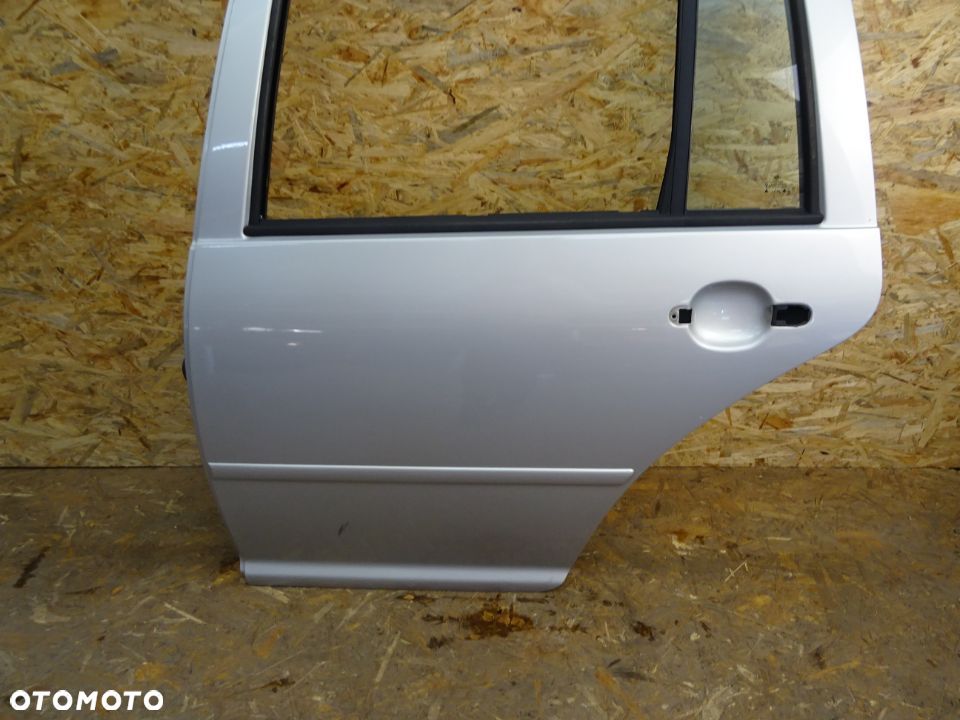 DRZWI LEWY TYŁ LEWE TYLNE VW GOLF IV KOMBI LAK: LB7Z - 3