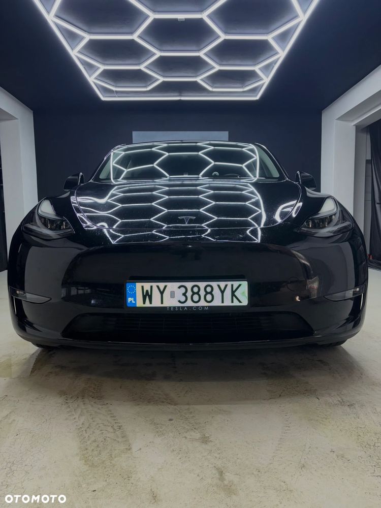 Tesla Model Y Long Range AWD - 2