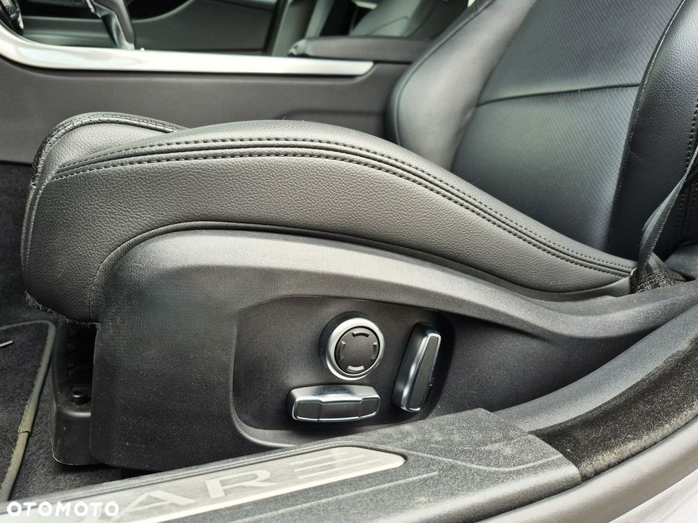 Jaguar XE D200 AWD SE - 21