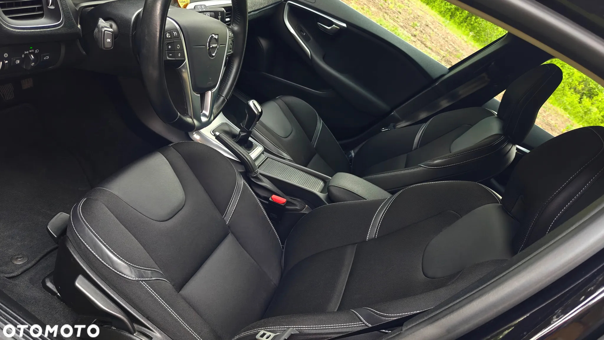 Volvo V40 D2 Drive-E Momentum - 14