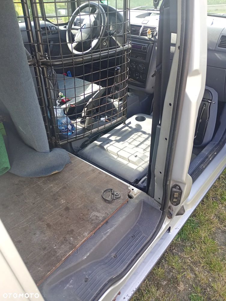 Ford Transit Connect - 11