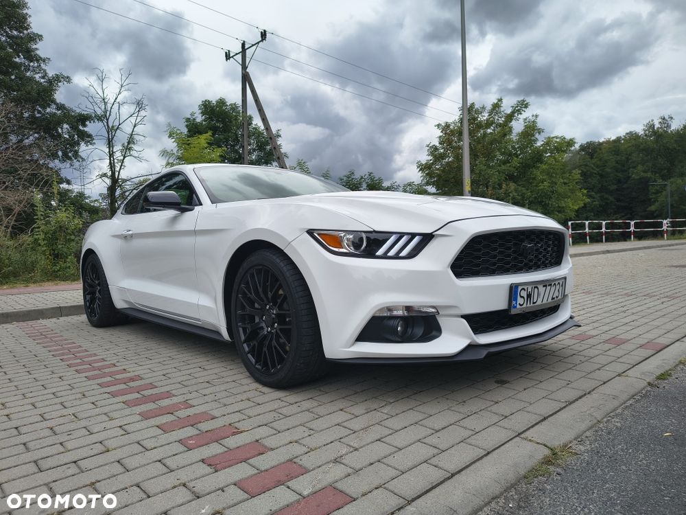 Ford Mustang - 1
