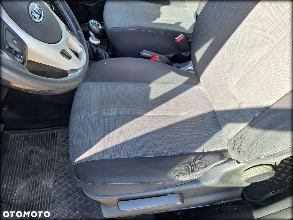 Kia Venga 1.6 L - 12