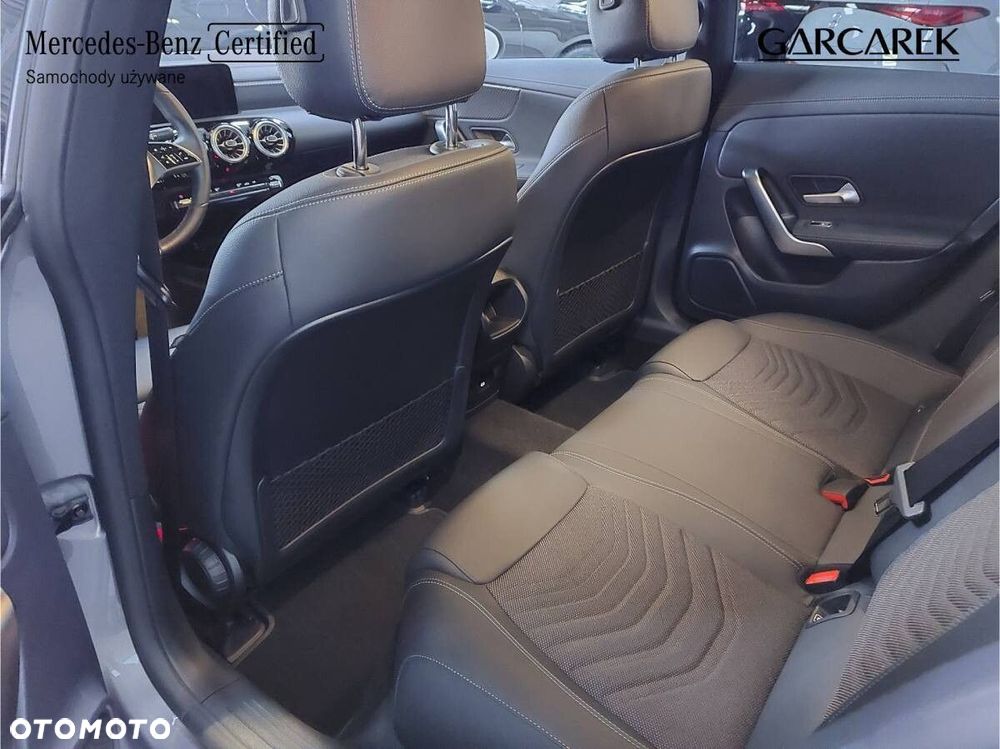Mercedes-Benz CLA 200 d Progressive 8G-DCT - 17