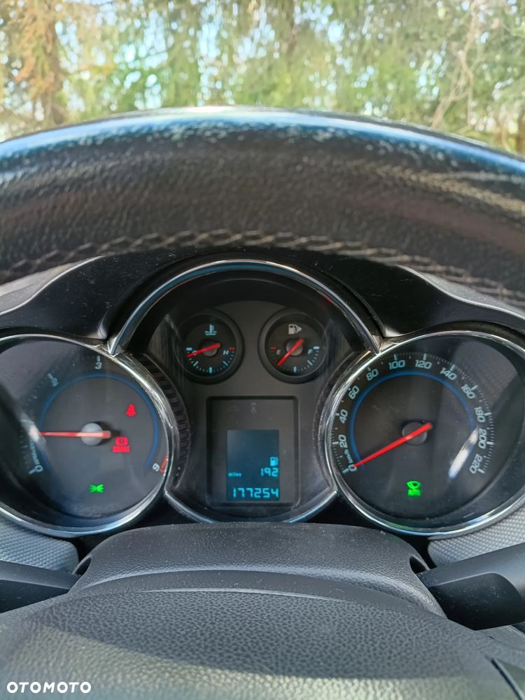 Chevrolet Cruze - 22