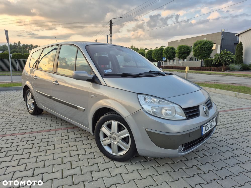 Renault Grand Scenic - 1