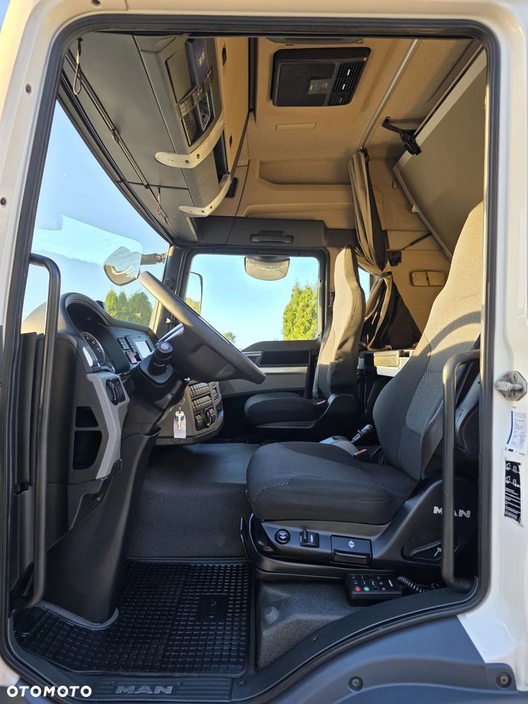 MAN TGM 15.290 / TGL / KONTENER / IZOTERMA / WINDA / KLIMA POSTOJOWA / 2019R / EURO 6 / PEŁEN SERWIS /  8200KG ŁADOWNOŚĆ  / SPROWADZONY / ZADBANY / JAK NOWY /  KSIĄŻKA SERWISOWA / E6 / 18 PALET - 19
