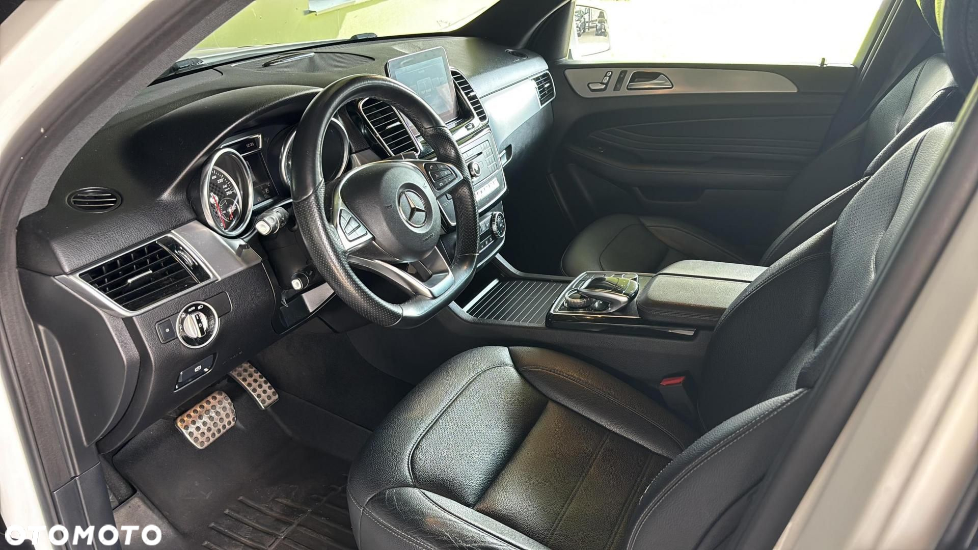 Mercedes-Benz GLE - 10