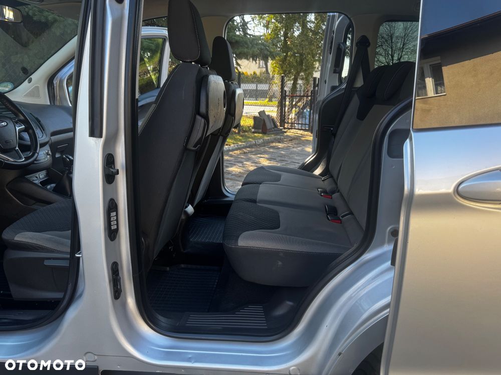 Ford Tourneo Courier 1.0 EcoBoost S&S Ambiente - 11