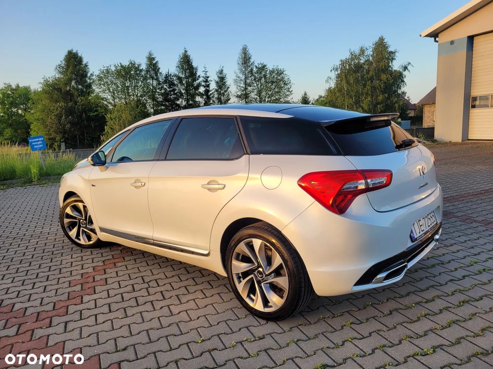 Citroën DS5 Hybrid4 Business Class - 11
